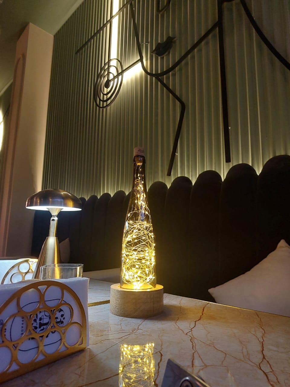 White Wine Lamp - Brown/Green