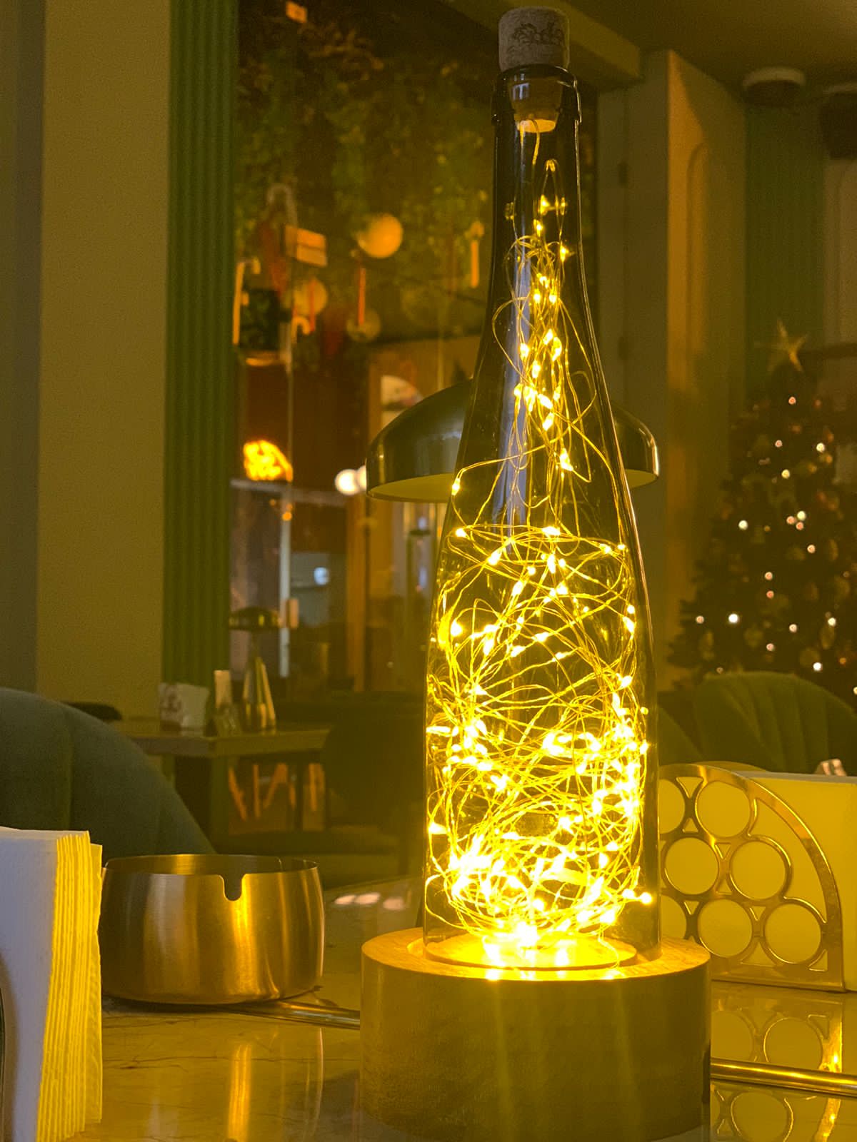 White Wine Lamp - Brown/Green