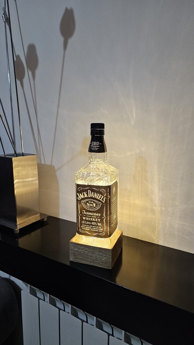 Jack daniel's bottle lamp